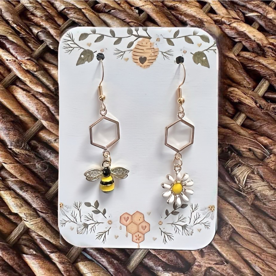 New Handmade Gold-Tone HexagonHoneycomb Bee And Daisy Dangle Earrings 15$